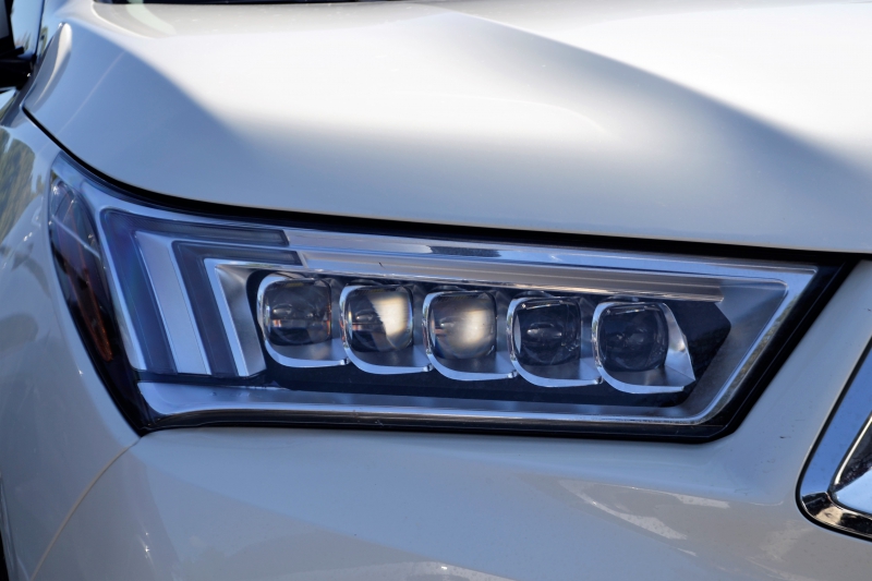 concession-moto-COURSEGOULES-min_acura-headlamp-2834131